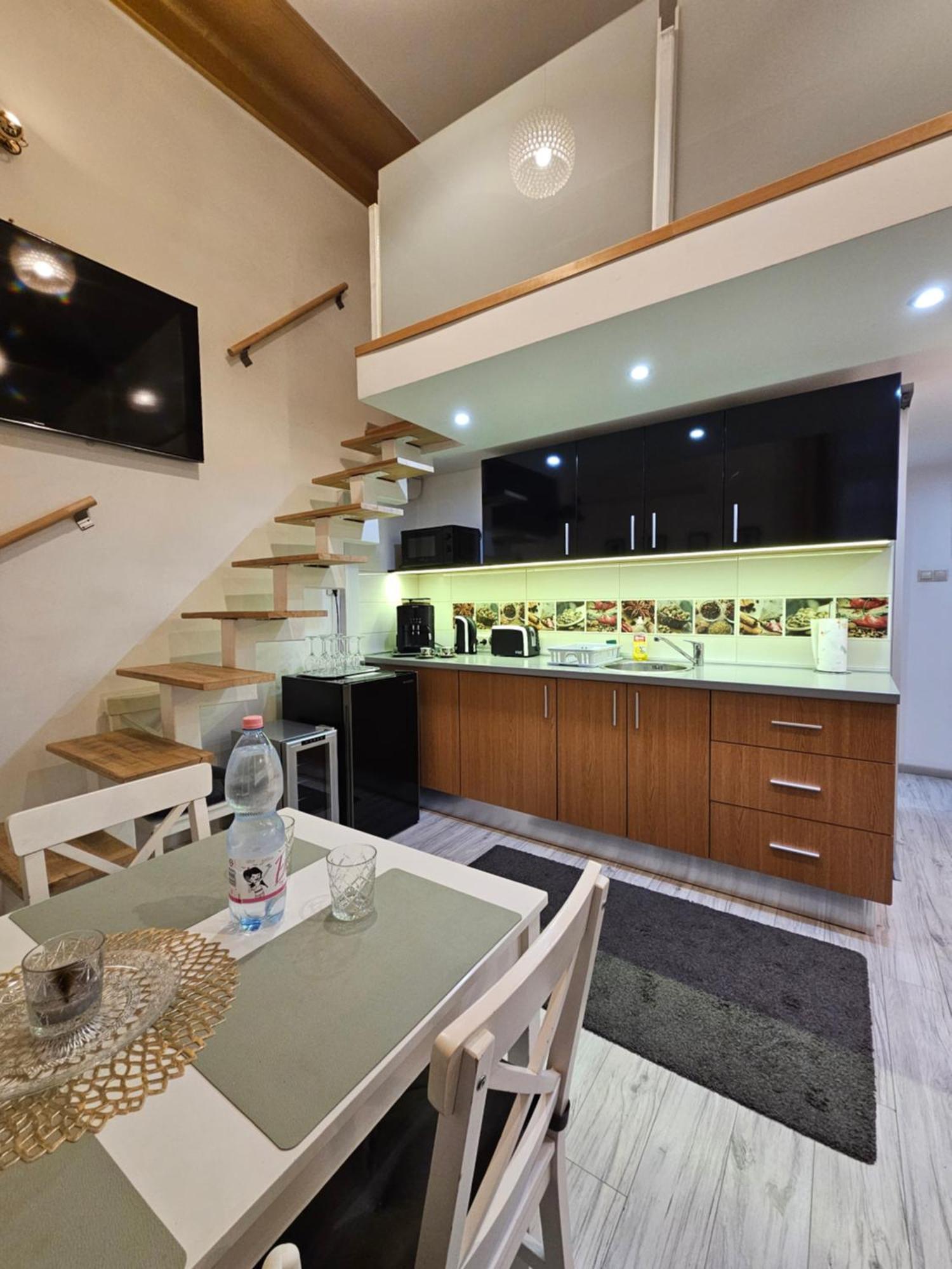 Walkway Apartment Deluxe 부다페스트 외부 사진