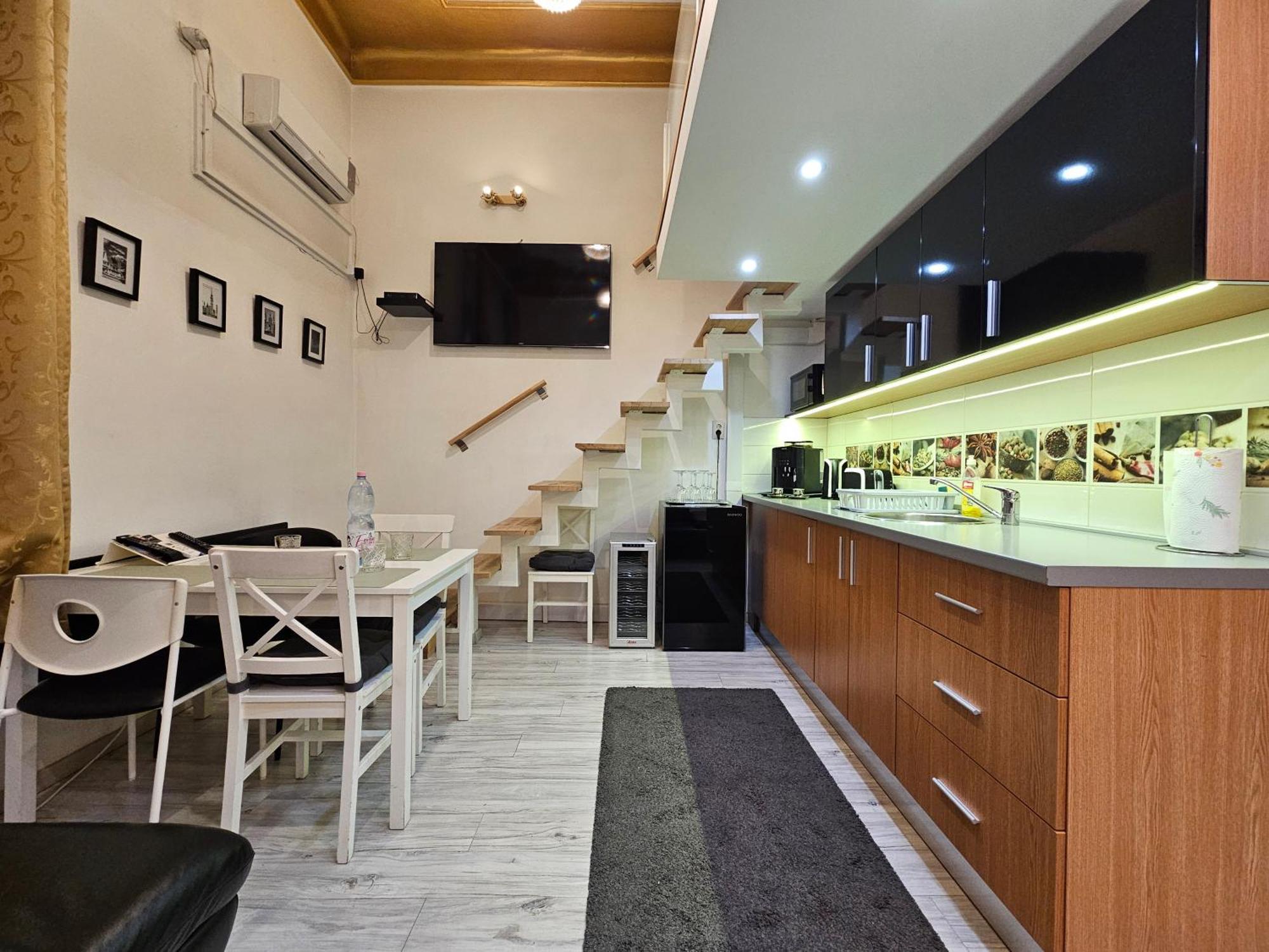 Walkway Apartment Deluxe 부다페스트 외부 사진